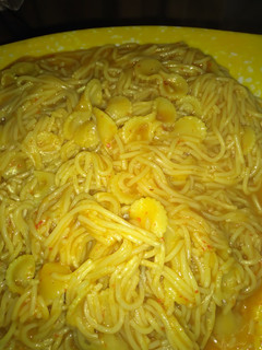 Jollof din taliya da macaroni ainihin hoton girkin