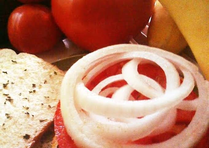 Toot-A-Loo Tomato Sandwich Recipe by Valarie - Cookpad