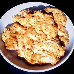 A picture of Cinnamon oatmeal biscuits.