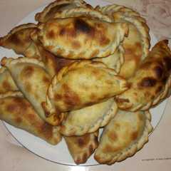 A picture of Empanadas de carne.
