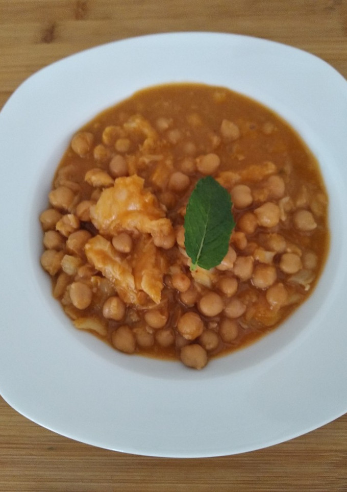 Una foto de Garbanzos con bacalao