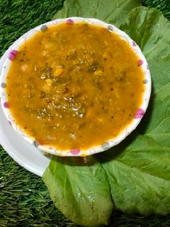 पालक वरण (दाळभाजी)(Palak Varan Recipe In Marathi) रेसिपी चे मुख्य फोटो