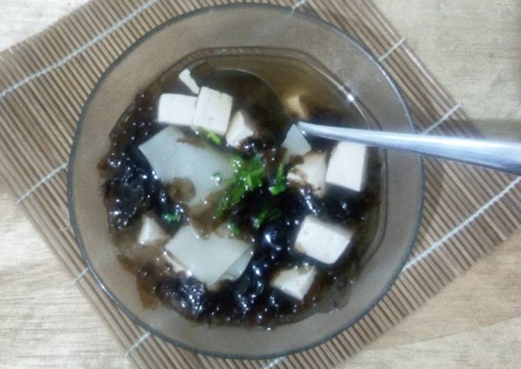 Langkah Mudah untuk Menyiapkan Miso Soup + Pangsit yang Enak