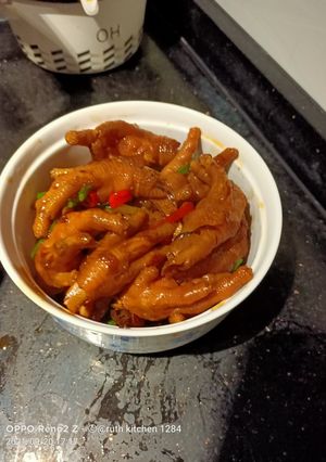 A picture of Stew Chicken Feet.