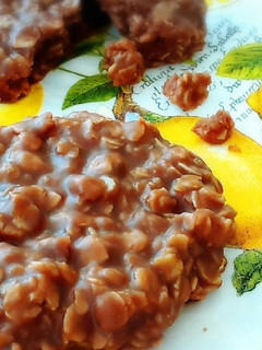 A picture of No-Bake Oatmeal Cookies.