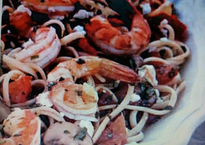 Recipe of Any-night-of-the-week Linguini w/shrimp and plum tomatoes