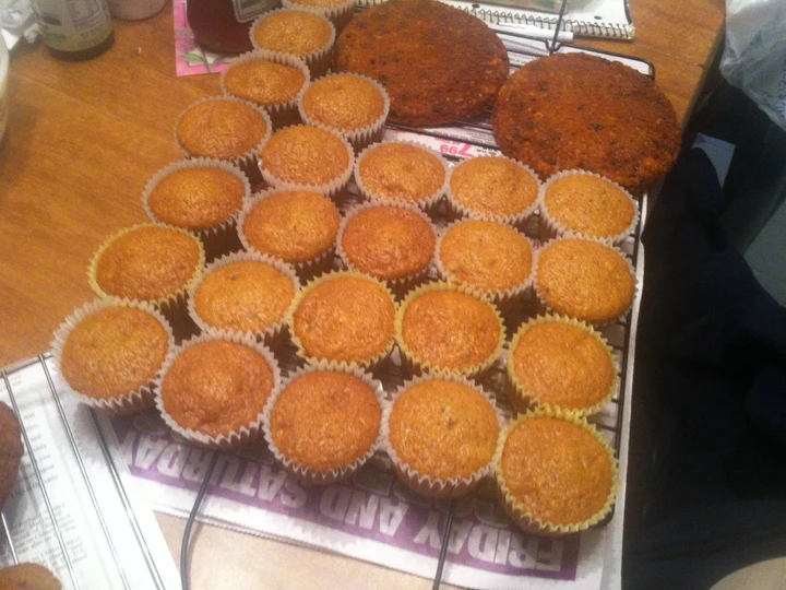 Easy Steps to Make Carrot Cake Cupcakes which Delicious