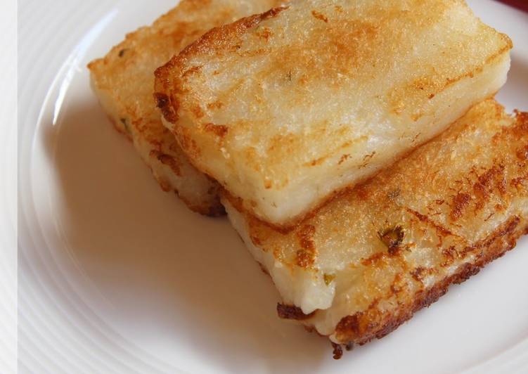 Step-by-Step Guide to Prepare Homemade Daikon Mochi Cakes for Dim Sum