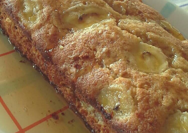 Recipe of Perfect Yummy Banana Cake with almonds and nuts