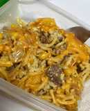 Pasta blanca con hongos y chuleta