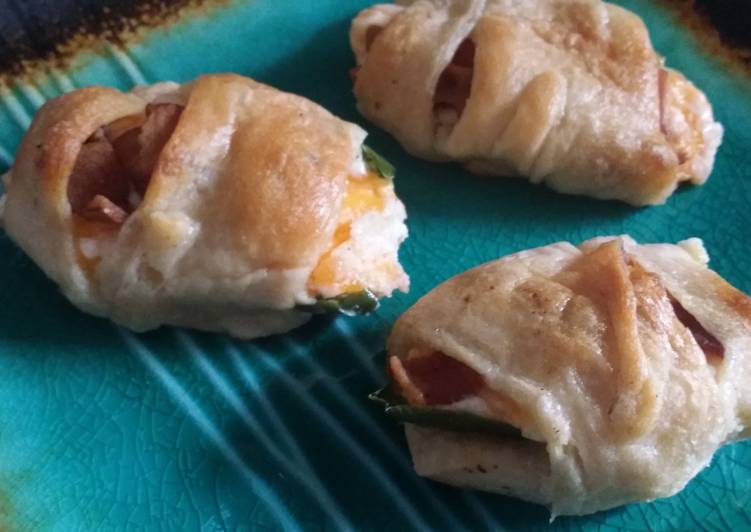 Stuffed jalapeño roll-ups Stuffed jalapeño roll-ups