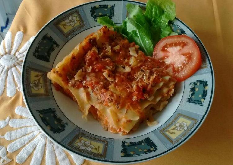 Lasanha bolonhesa com recheio cremoso