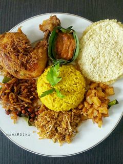 Foto resep Nasi Kuning Magic Com Simple