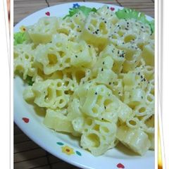 Consommé, Mayo, and Cheese Macaroni for Bento A picture of Consommé, Mayo, and Cheese Macaroni for Bento.