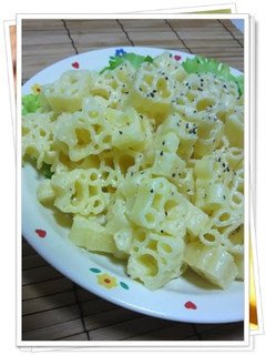 A picture of Consommé, Mayo, and Cheese Macaroni for Bento.