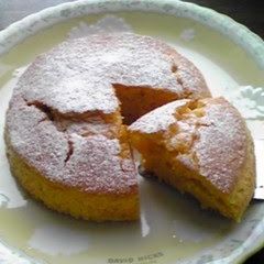 A picture of Grated Carrot Cake With Honey.