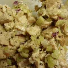 A picture of CHICKEN SALAD.