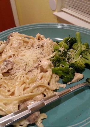 A picture of White Wine Garlic Alfredo Sauce.