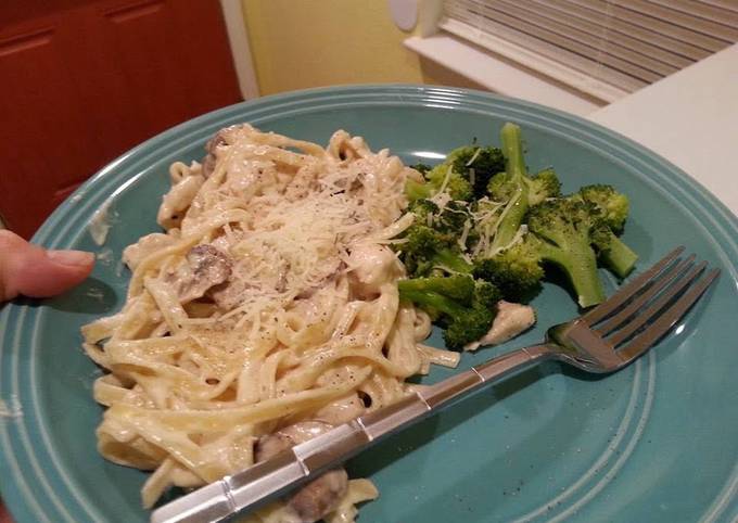 Simple Way to Prepare Perfect White Wine Garlic Alfredo Sauce