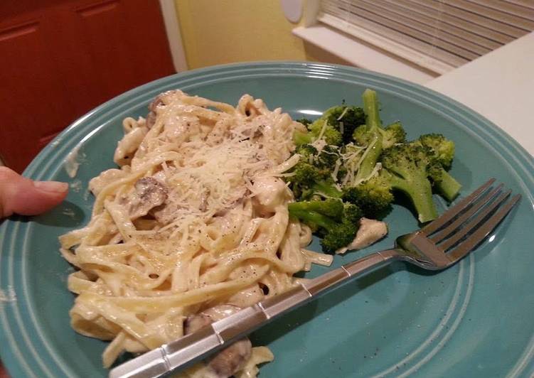 Recipe of Any-night-of-the-week White Wine Garlic Alfredo Sauce