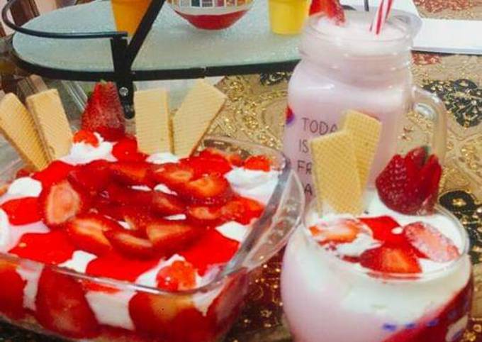 Easiest Way to Make Favorite Strawberry custard and Strawberry jelly.  with  🍦whippy whipped cream 🍦