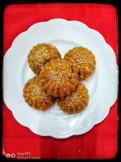 ચુરમા લાડુ (Churma Ladoo Recipe In Gujarati) રેસીપી મુખ્ય ફોટો