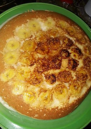 Una foto de TORTA INVERTIDA DE 🍌🍌🍌