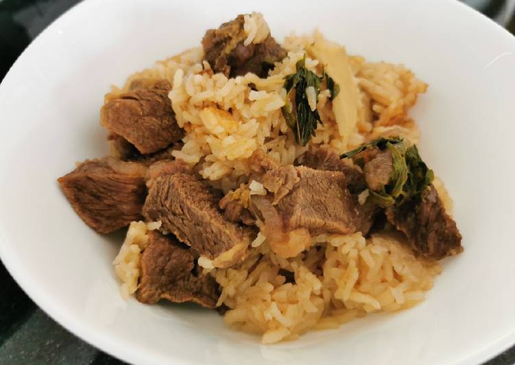 Step-by-Step Guide to Cook Delicious Stewed beef rice (revised)