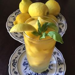 A picture of California Farm Pineapple Agave Lemonade.