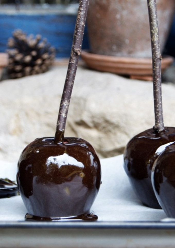 Una foto de Cómo hacer manzanas acarameladas para Halloween