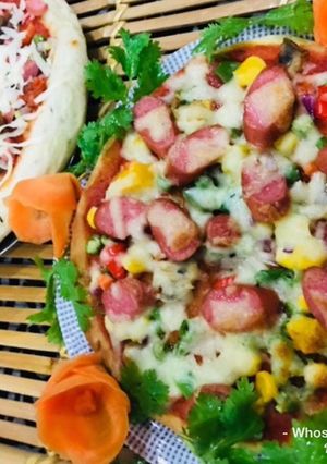 A picture of Whosayna’s Meat Lover’s Pizza.