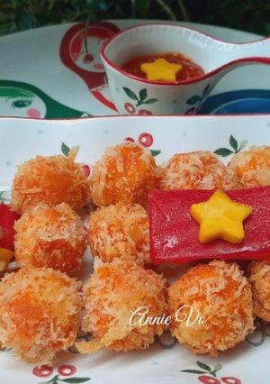 Hình của món Viên hải sản chiên kèm ớt chuông xào hành tây.