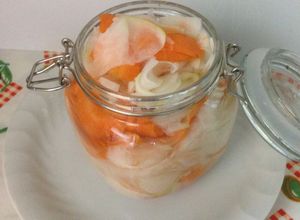 Una foto de Encurtido de Nabo y Zanahoria                                 (Agridulce)