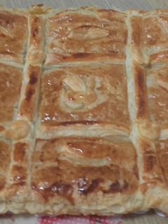 Una foto de Empanada de queso de cabra fresco y dulce de manzana#mirecetario
