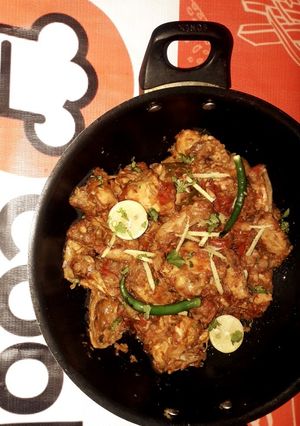 A picture of Chicken khra masala koyla karahi.