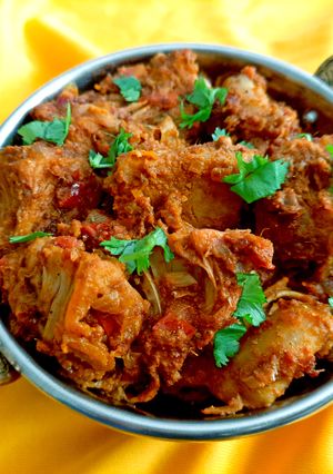 A picture of Bhuna Kathal Masala.