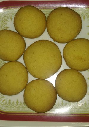 A picture of Kadahi baked biscuits.