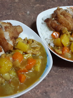 日式咖哩炸鸡腿肉饭 的食譜成品照片
