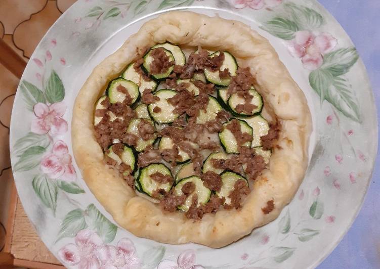 Torta salata di zucchine e tonno...facilissima e buonissima..😋