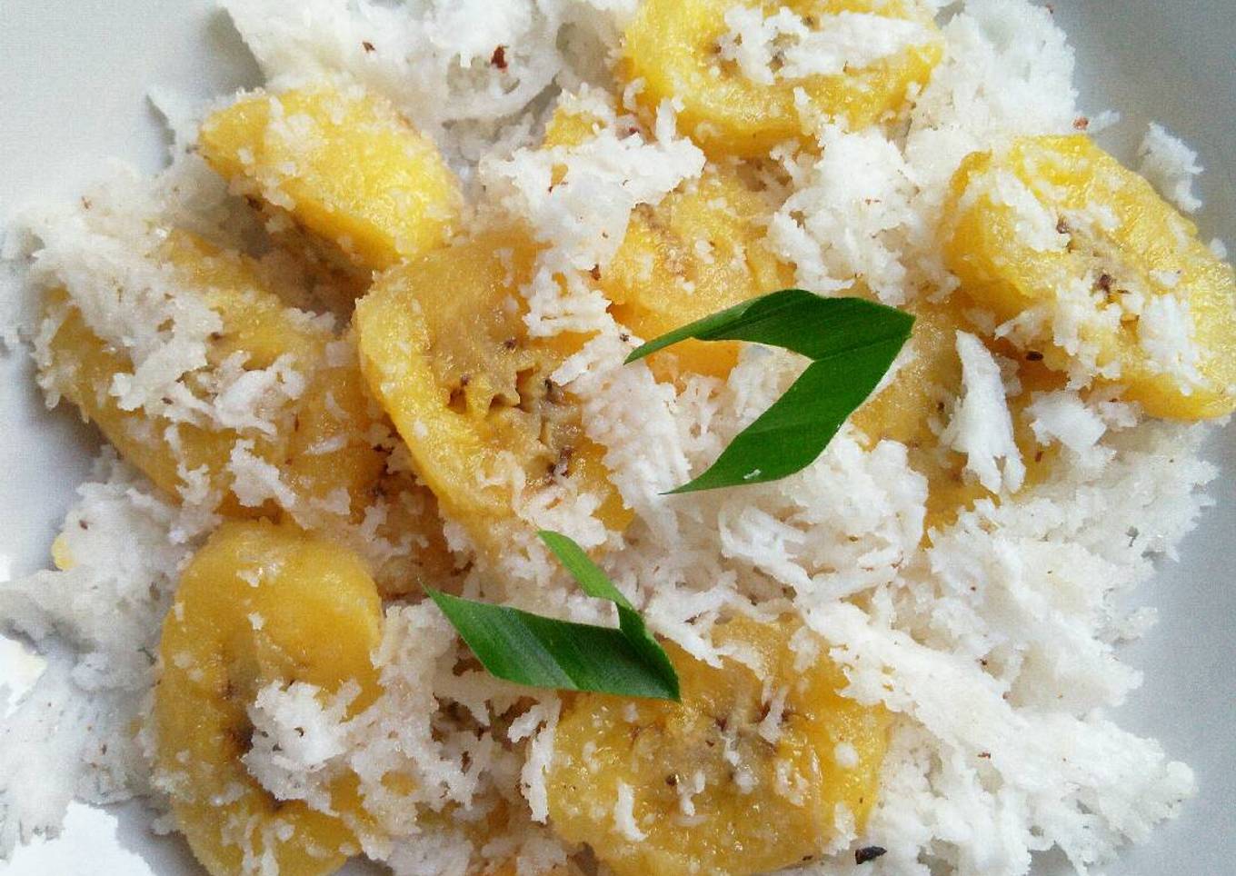 Pisang rebus kelapa parut 🍌