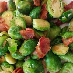 A picture of Carmelized Bacon Brussel Sprouts.