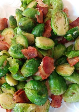 A picture of Carmelized Bacon Brussel Sprouts.
