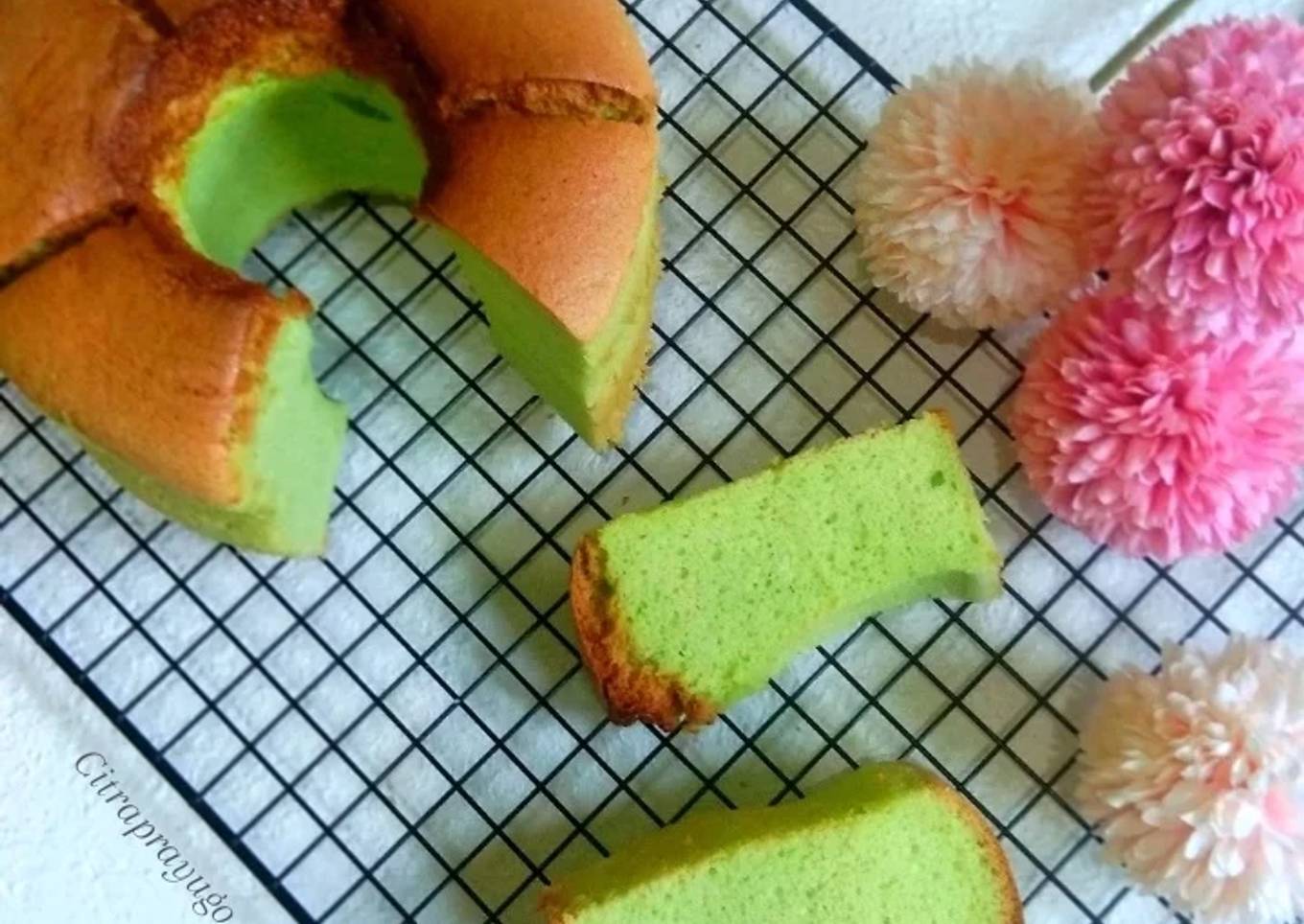 Pandan Chiffon Cake