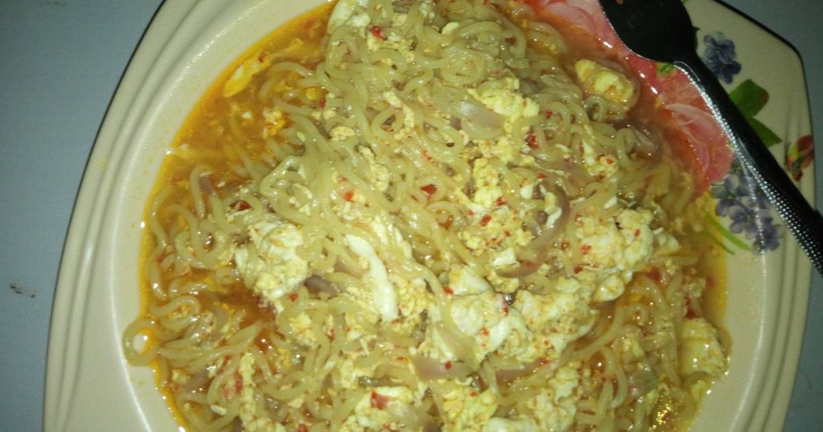 Jollof Din Indomie Da Kwai Recipe By Mrs Ishaq Alheri Cookpad