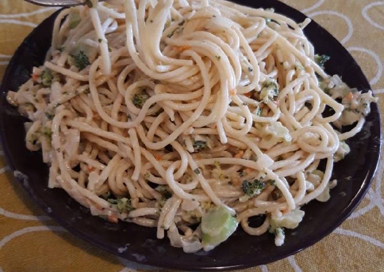 Vegán sajtos- brokkolis- tejszínes tészta