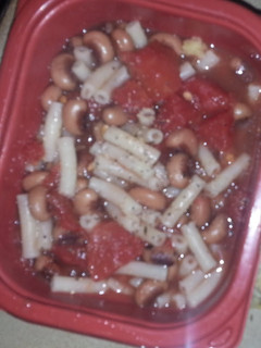 A picture of Tomatoes Mac and peas.