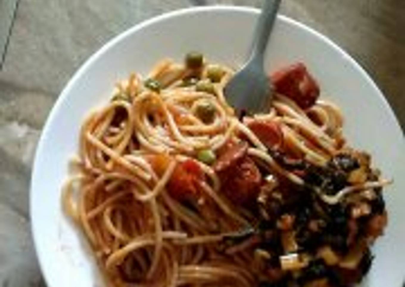 Spaghetti with beef stew and Vegetables