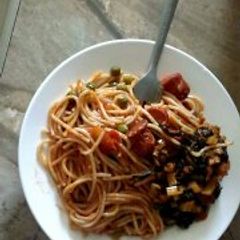 Spaghetti with beef stew and Vegetables A picture of Spaghetti with beef stew and Vegetables.