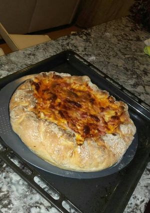 Una foto de Pizza de jamón y queso rápida desde 0