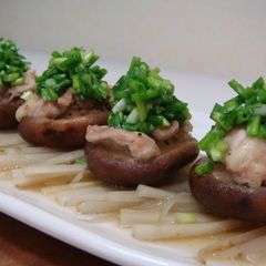 A picture of Steamed in Sake...Chicken and Burdock Root.